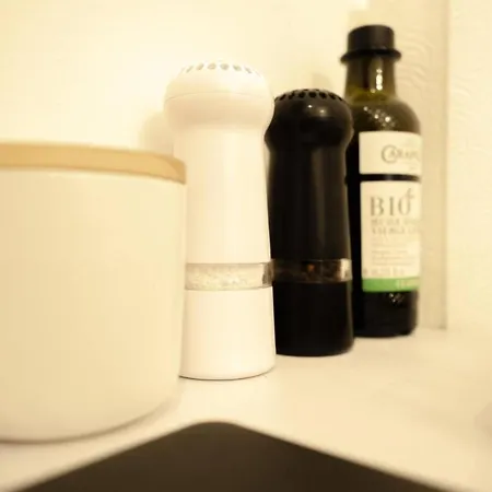 Marechal's Near Train Station & Downtown