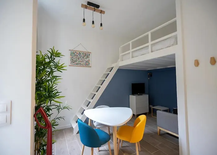 Marechal's Near Train Station & Downtown *