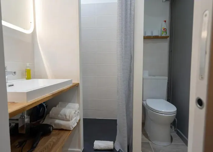 Marechal's Near Train Station & Downtown *