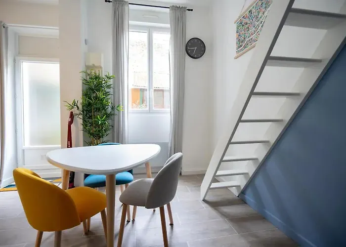 Marechal's Near Train Station & Downtown Apartmán