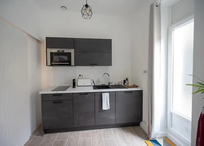 Marechal's Near Train Station & Downtown Nantes